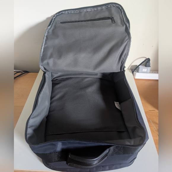 Navy Men's Backpack - Picture 4 of 7